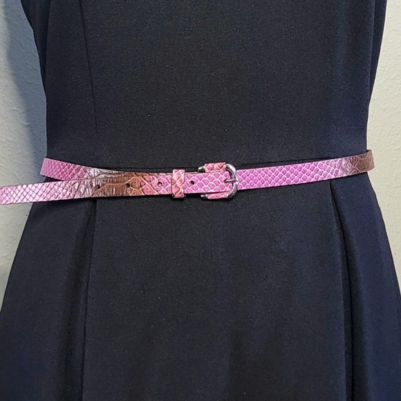 Karl Lagerfeld Dress w/ Banana Republic Belt - Picture 3 of 5